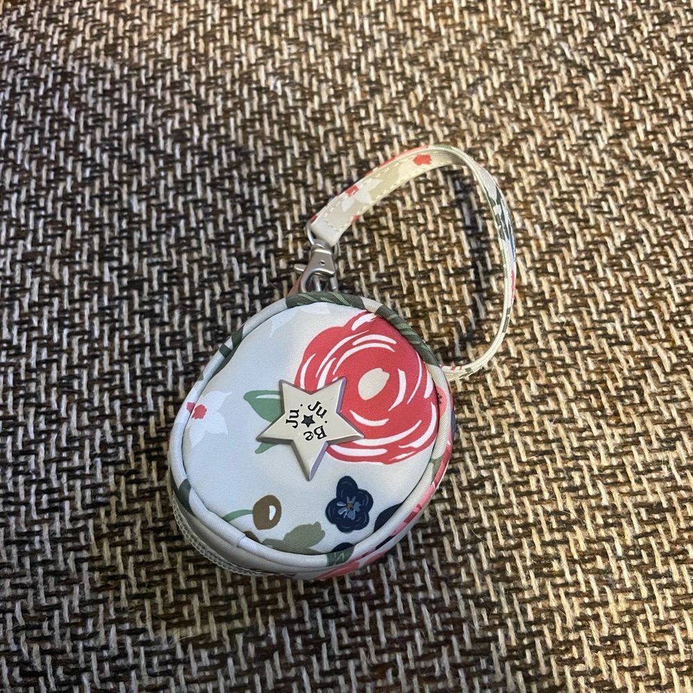 Jujube paci holder
